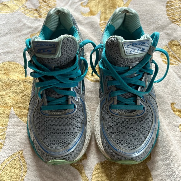 Women’s Brooks GTS 16 edition / Size 6 - Picture 1 of 7